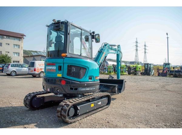 Miniexcavator SUNWARD SWE 35 UF de vanzare